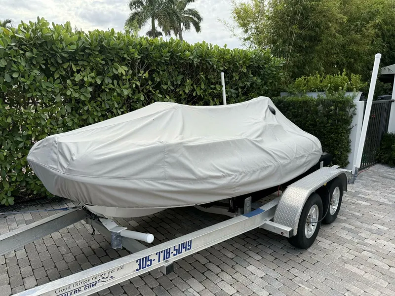 Slide: The Image of Walker Bay Generation 360 DLX 2024 - 5808483