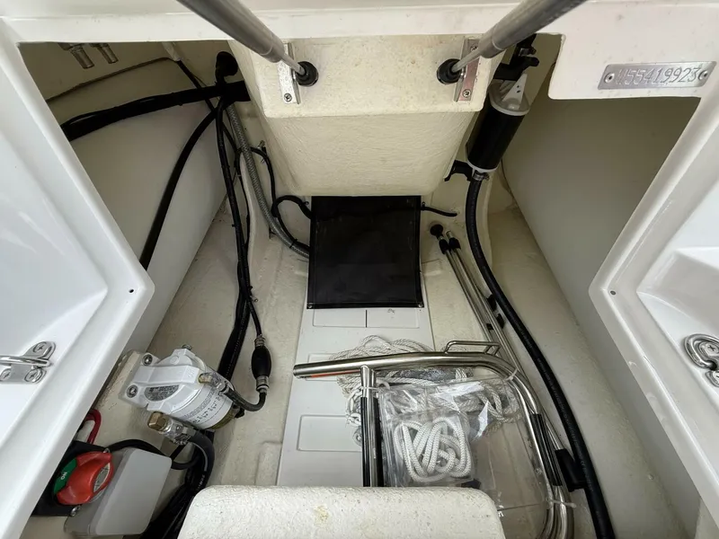 Slide: The Image of Walker Bay Generation 360 DLX 2024 - 5808484