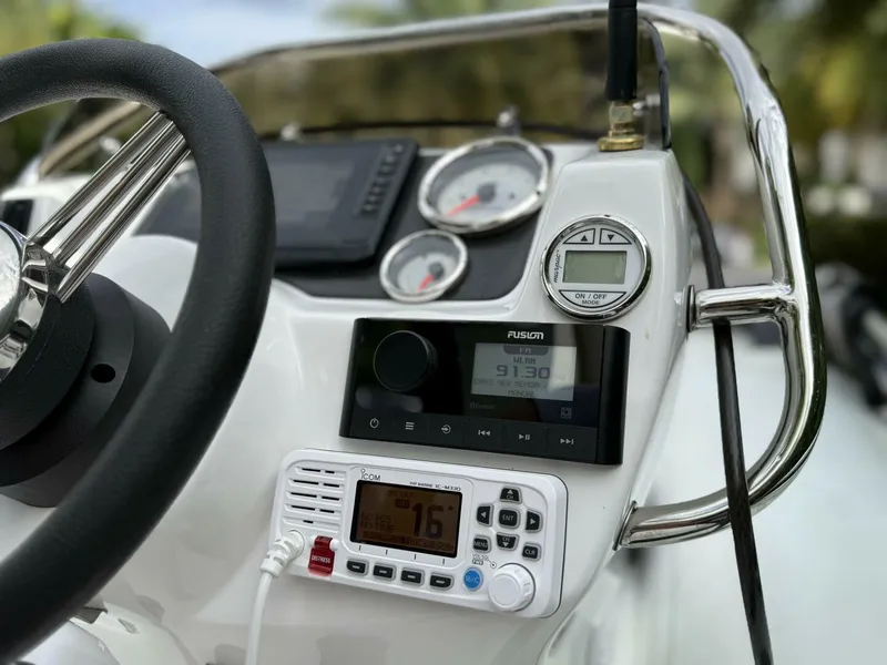 Slide: The Image of Walker Bay Generation 360 DLX 2024 - 5808486