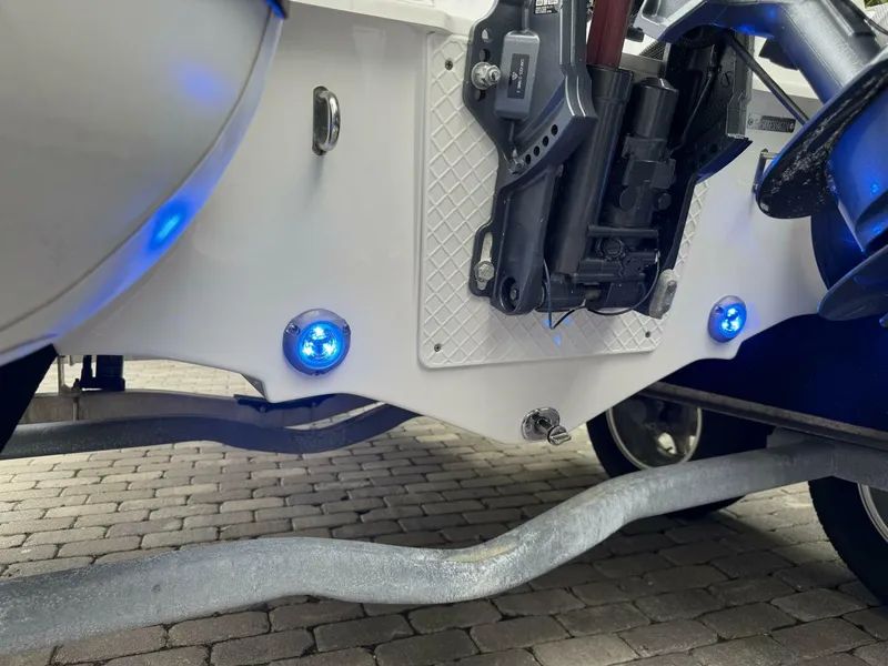 Slide: The Image of Walker Bay Generation 360 DLX 2024 - 5808487