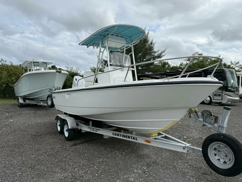 Slide: The Image of Boston Whaler 19 2003 - 5808524