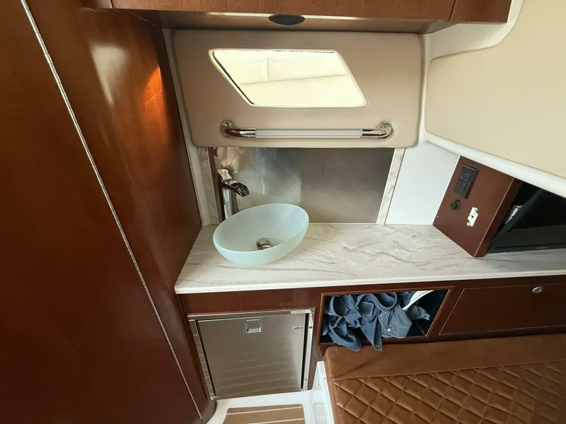 Slide: The Image of Edgewater 370 2018 - 5808571