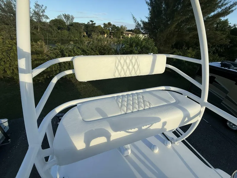 Slide: The Image of Edgewater 370 2018 - 5808574