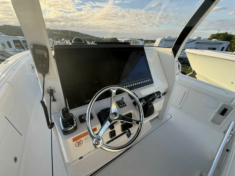 Slide: The Image of Edgewater 370 2018 - 5808561