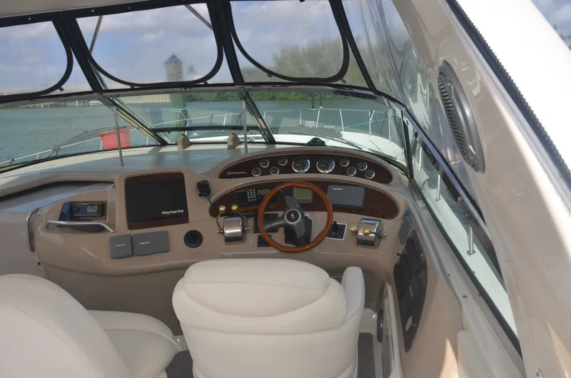 Slide: The Image of Sea Ray 46 4 RICH-SHER OR POORER - Cockpit - Helm 2001 Sea Ray 46 - 4 RICH-SHER OR POORER - 5808670