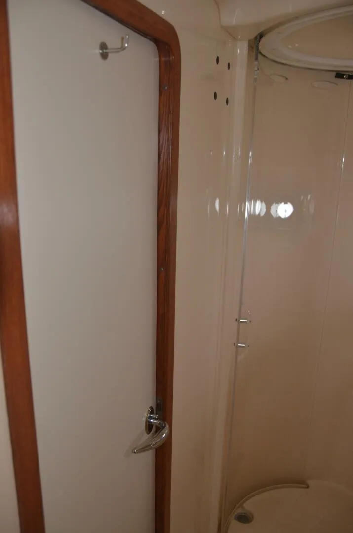 Slide: The Image of Sea Ray 46 4 RICH-SHER OR POORER - Master Ensuite Head 2001 Sea Ray 46 - 4 RICH-SHER OR POORER - 5808730