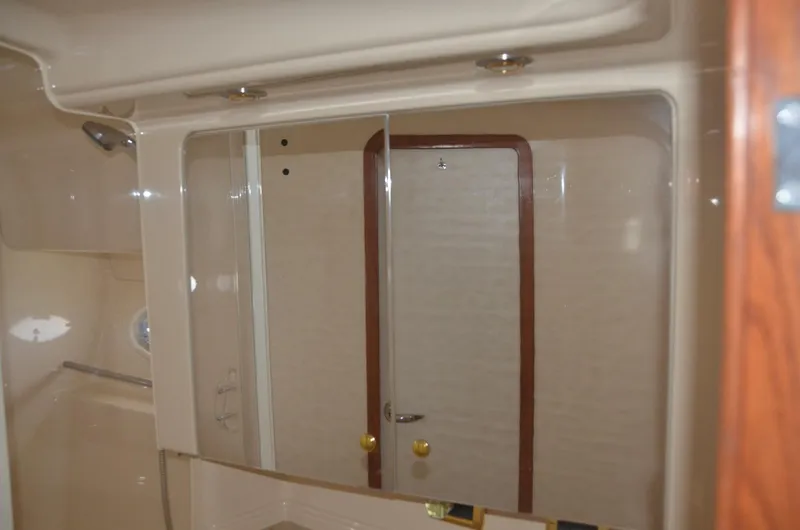 Slide: The Image of Sea Ray 46 4 RICH-SHER OR POORER - Master Ensuite Head 2001 Sea Ray 46 - 4 RICH-SHER OR POORER - 5808735