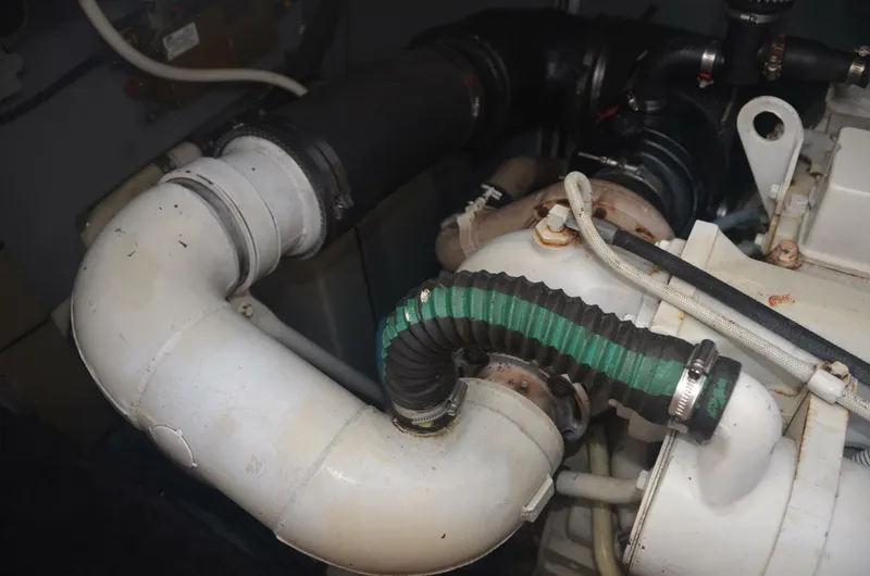 Slide: The Image of Sea Ray 46 4 RICH-SHER OR POORER - Engine Room 2001 Sea Ray 46 - 4 RICH-SHER OR POORER - 5808746