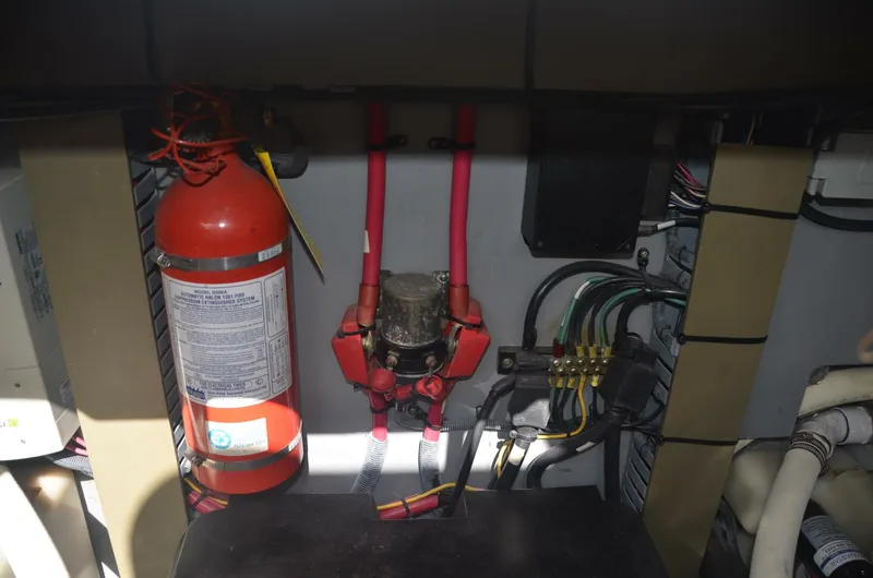 Slide: The Image of Sea Ray 46 4 RICH-SHER OR POORER - Engine Room 2001 Sea Ray 46 - 4 RICH-SHER OR POORER - 5808748