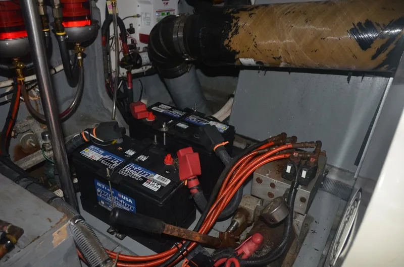 Slide: The Image of Sea Ray 46 4 RICH-SHER OR POORER - Engine Room 2001 Sea Ray 46 - 4 RICH-SHER OR POORER - 5808751