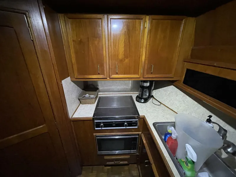 Slide: The Image of Egg Harbor 40 Motor Yacht 1986 - 5808837