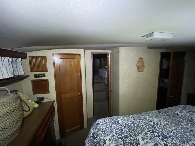 Slide: The Image of Egg Harbor 40 Motor Yacht 1986 - 5808821