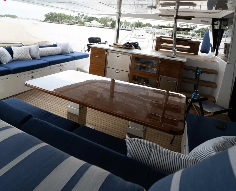 Slide: The Image of Lagoon 620 2016 - 5809003