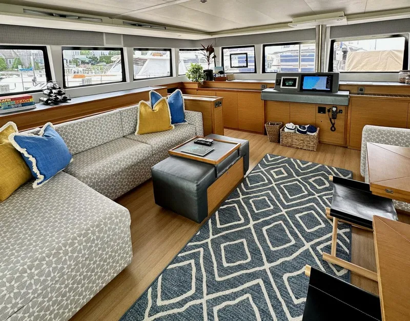 Slide: The Image of Lagoon 620 2016 - 5808947