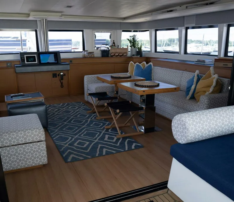 Slide: The Image of Lagoon 620 2016 - 5808956