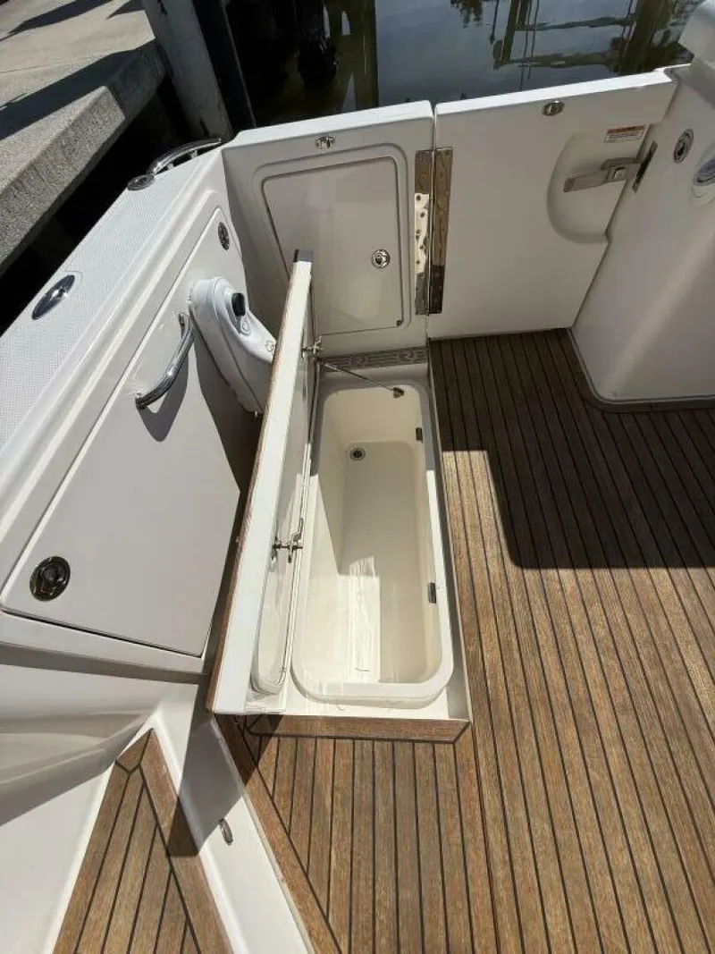 Slide: The Image of Riviera 395 SUV 2021 - 5809042