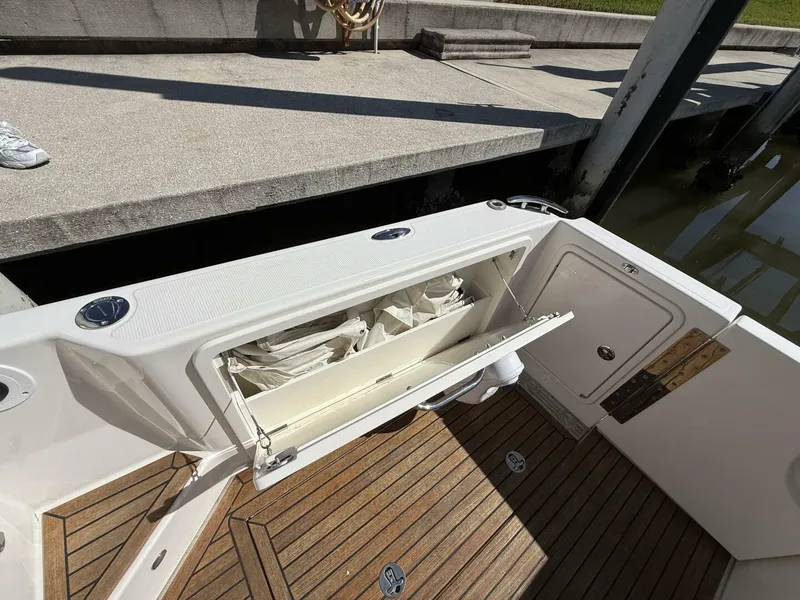 Slide: The Image of Riviera 395 SUV 2021 - 5809044