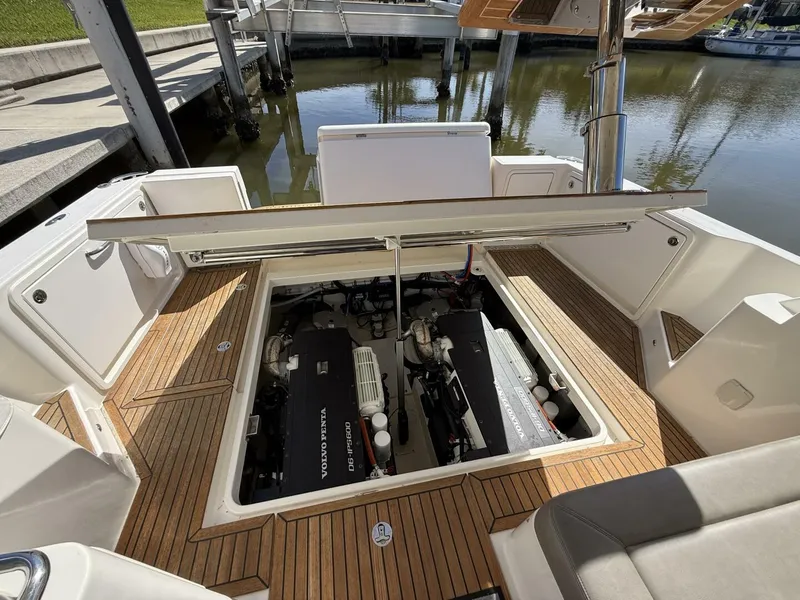 Slide: The Image of Riviera 395 SUV 2021 - 5809059