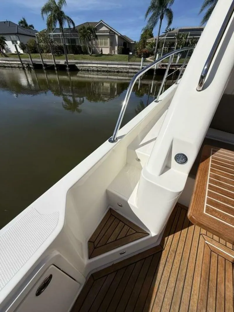 Slide: The Image of Riviera 395 SUV 2021 - 5809061