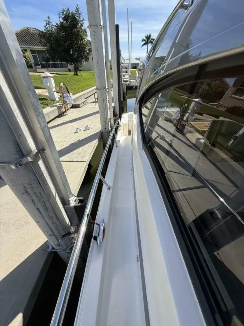 Slide: The Image of Riviera 395 SUV 2021 - 5809070