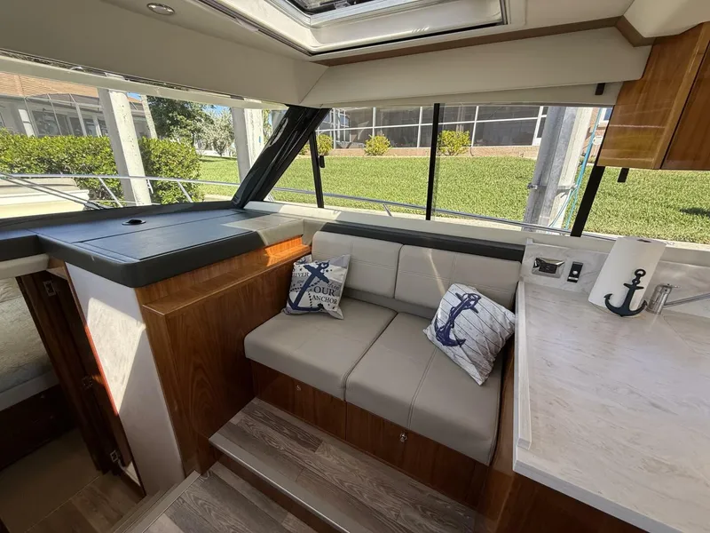 Slide: The Image of Riviera 395 SUV 2021 - 5809075