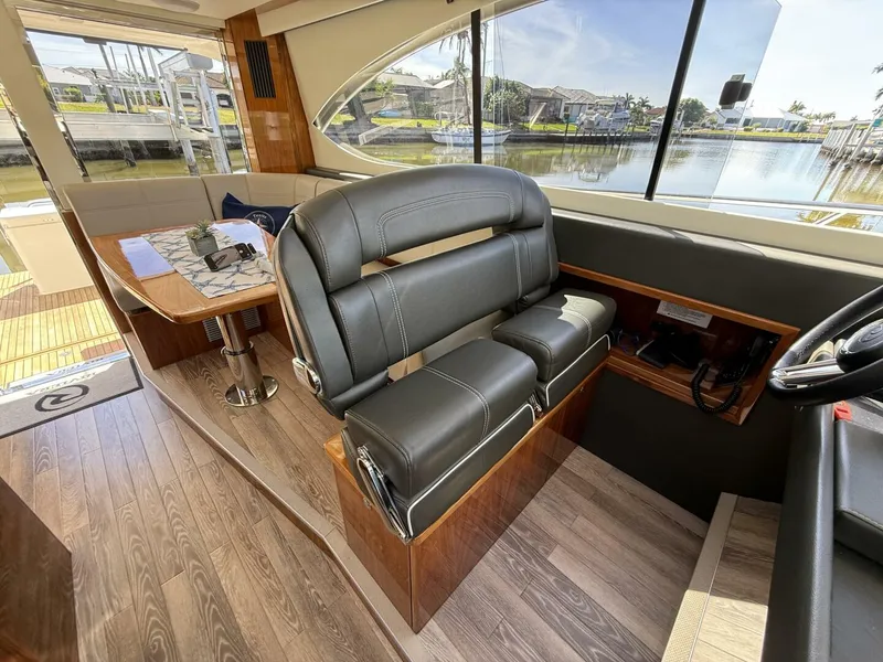 Slide: The Image of Riviera 395 SUV 2021 - 5809081