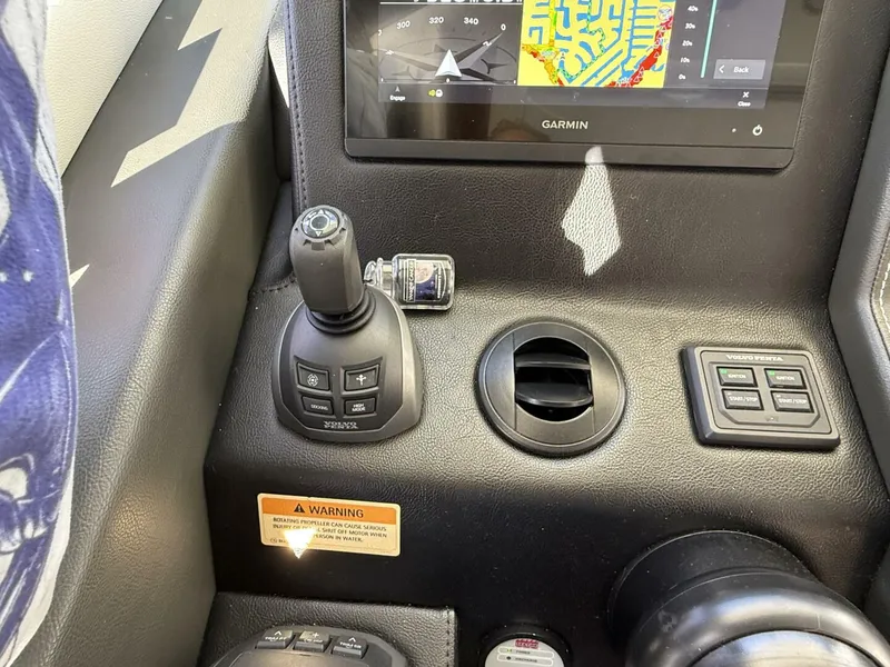 Slide: The Image of Riviera 395 SUV 2021 - 5809086