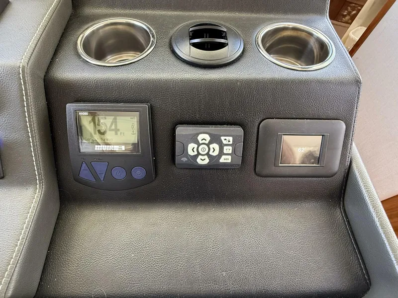 Slide: The Image of Riviera 395 SUV 2021 - 5809088