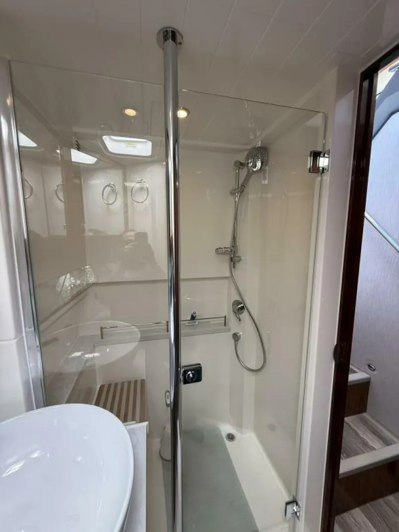 Slide: The Image of Riviera 395 SUV 2021 - 5809098