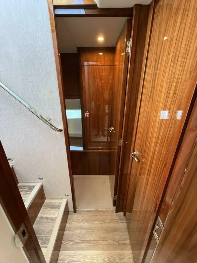 Slide: The Image of Riviera 395 SUV 2021 - 5809099