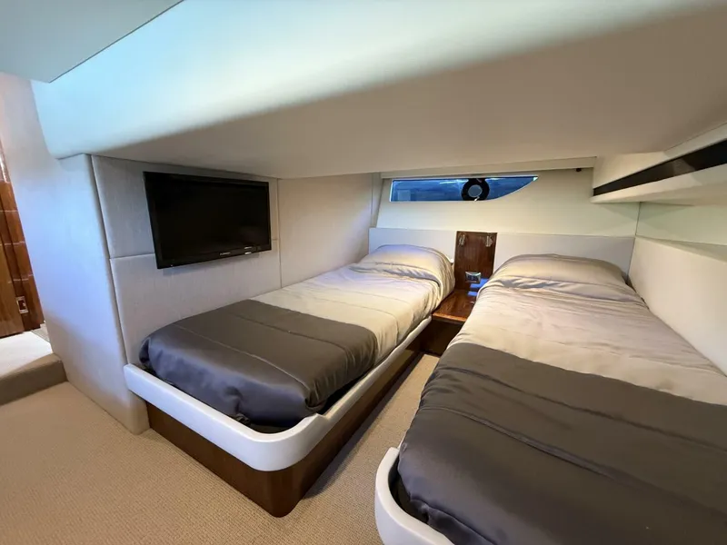 Slide: The Image of Riviera 395 SUV 2021 - 5809102