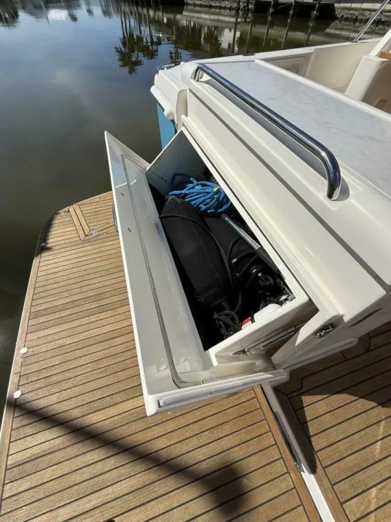 Slide: The Image of Riviera 395 SUV 2021 - 5809038