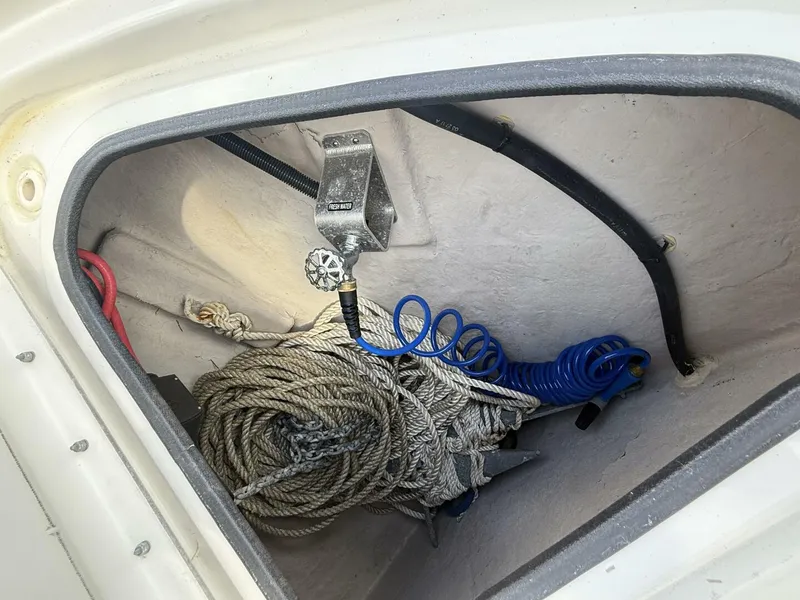 Slide: The Image of Sea Ray FLY 400 2018 - 5924435