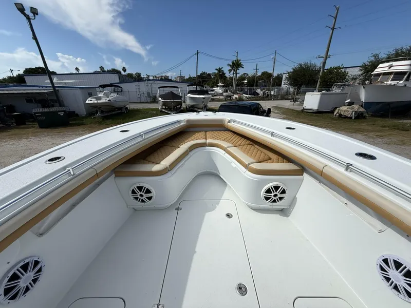 Slide: The Image of Yellowfin 32 2018 - 5844541