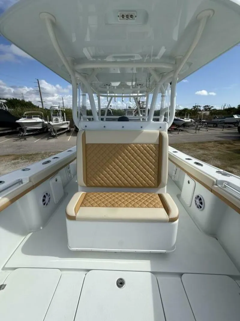 Slide: The Image of Yellowfin 32 2018 - 5844543