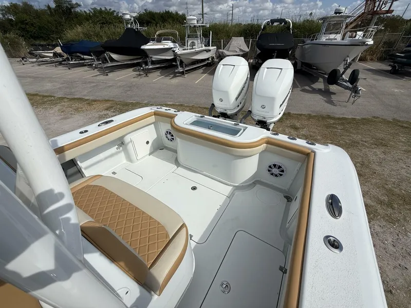 Slide: The Image of Yellowfin 32 2018 - 5844547