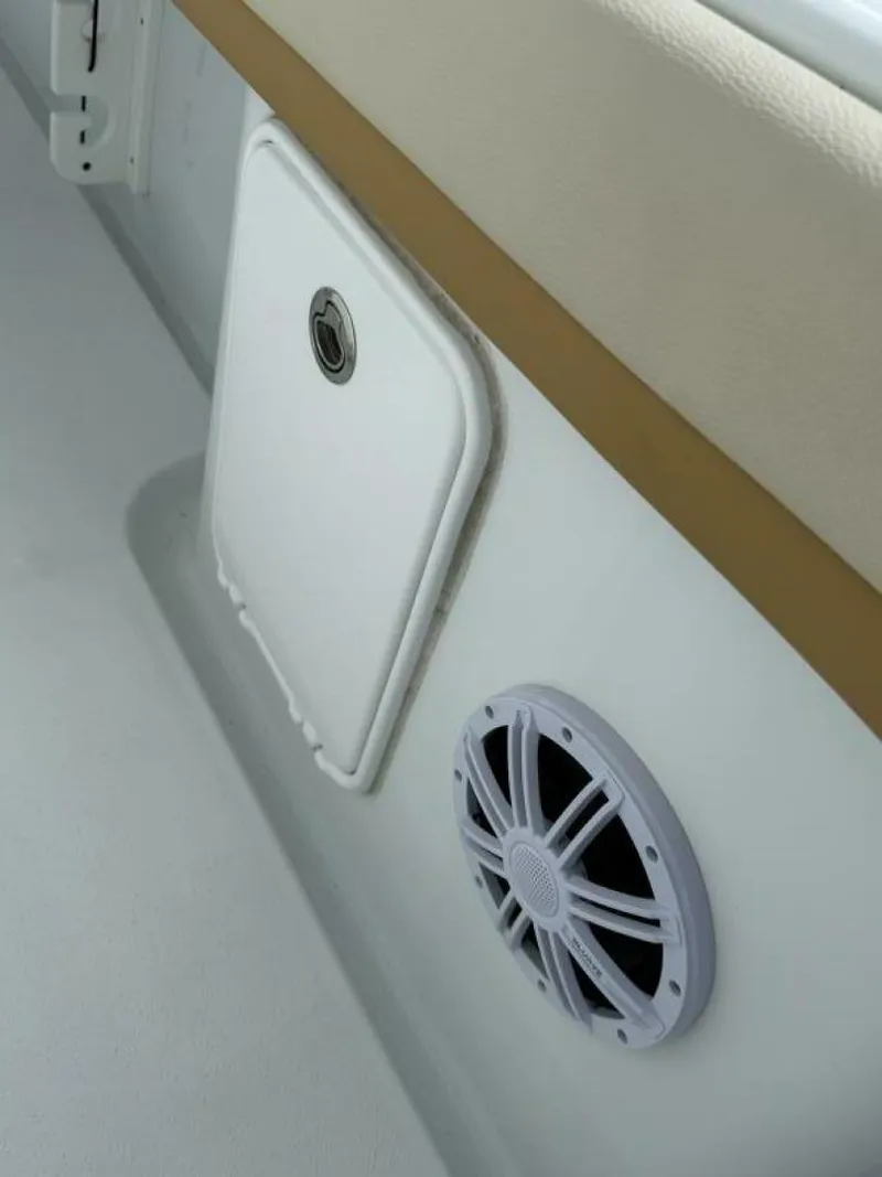 Slide: The Image of Yellowfin 32 2018 - 5844551