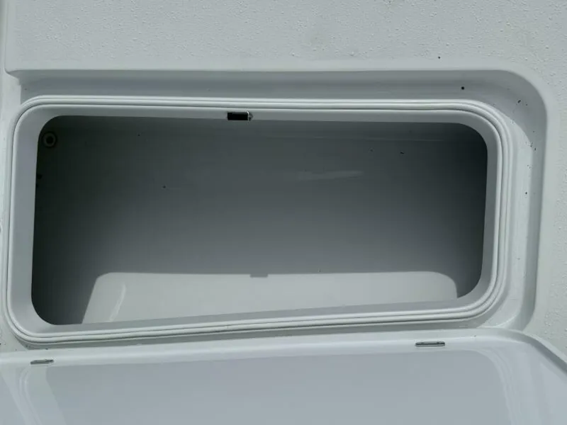 Slide: The Image of Yellowfin 32 2018 - 5844552