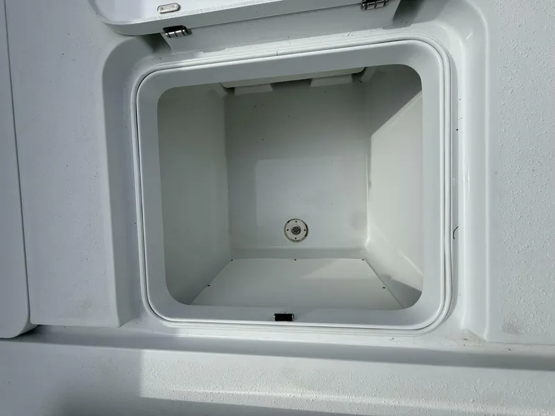 Slide: The Image of Yellowfin 32 2018 - 5844555