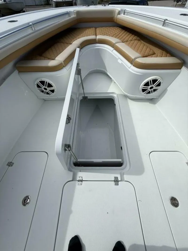 Slide: The Image of Yellowfin 32 2018 - 5844556