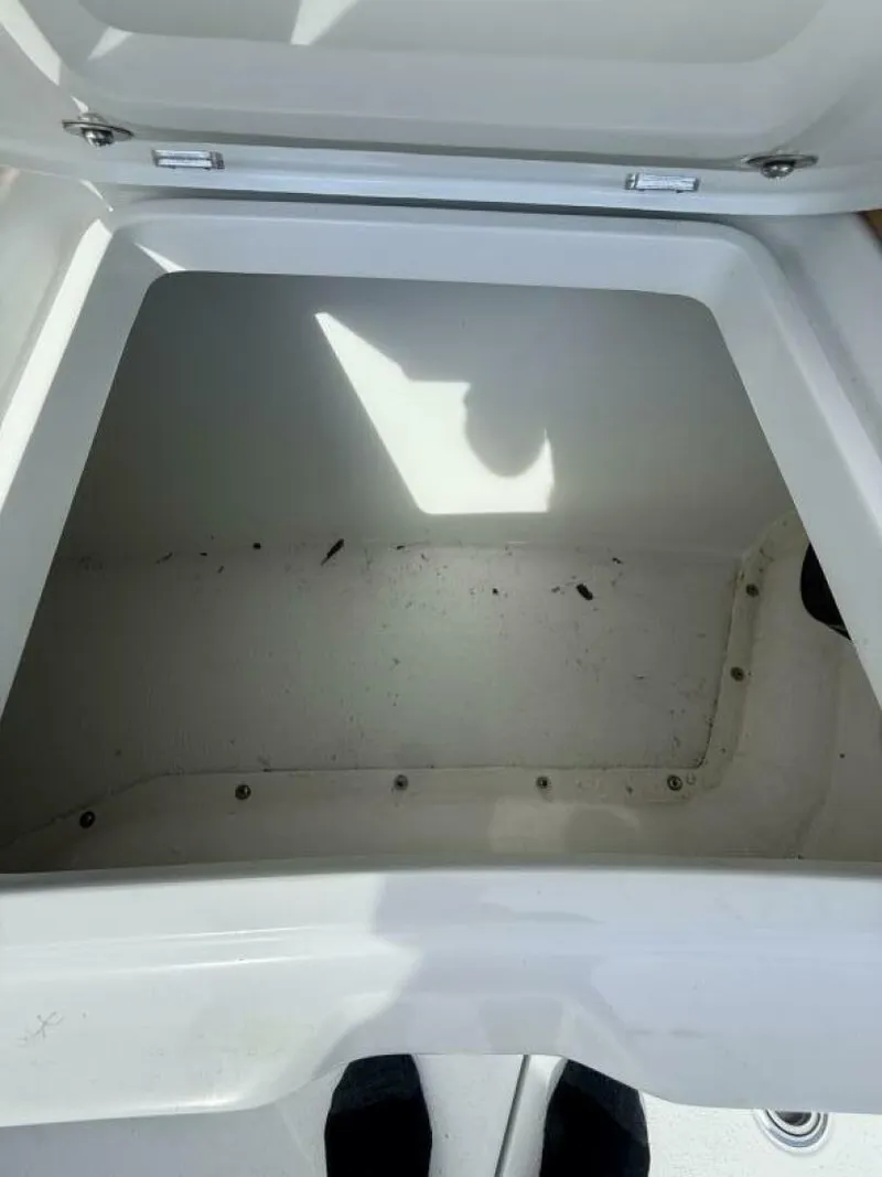 Slide: The Image of Yellowfin 32 2018 - 5844557