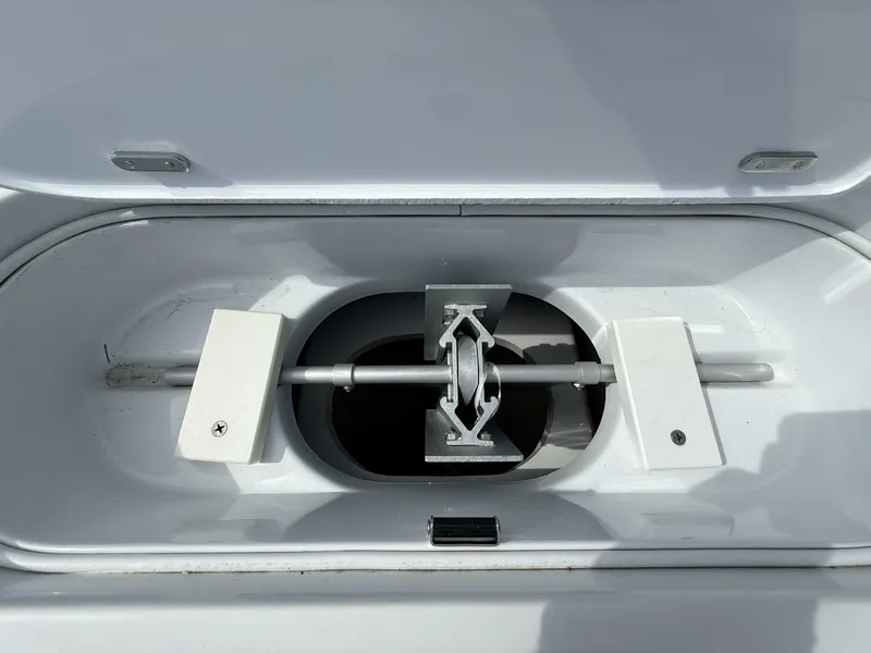 Slide: The Image of Yellowfin 32 2018 - 5844559