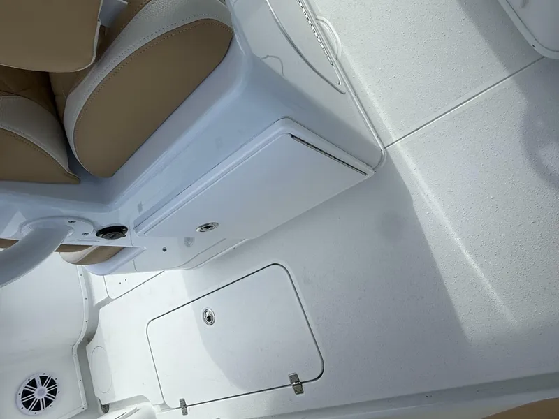 Slide: The Image of Yellowfin 32 2018 - 5844569