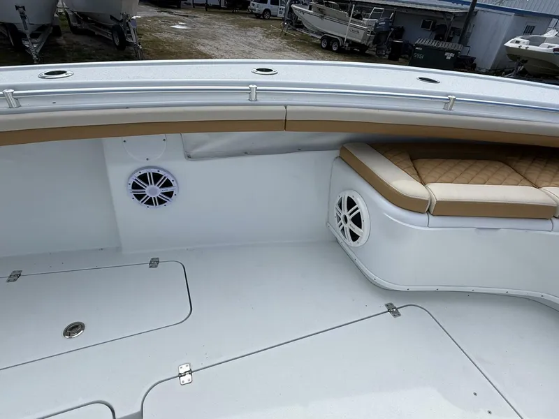 Slide: The Image of Yellowfin 32 2018 - 5844571