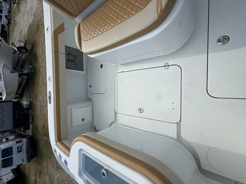 Slide: The Image of Yellowfin 32 2018 - 5844585