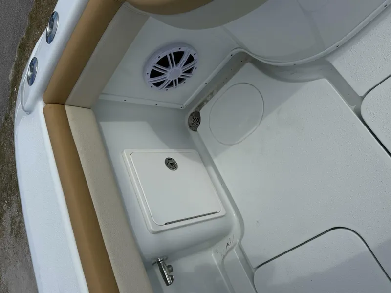 Slide: The Image of Yellowfin 32 2018 - 5844589