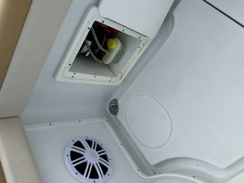 Slide: The Image of Yellowfin 32 2018 - 5844590