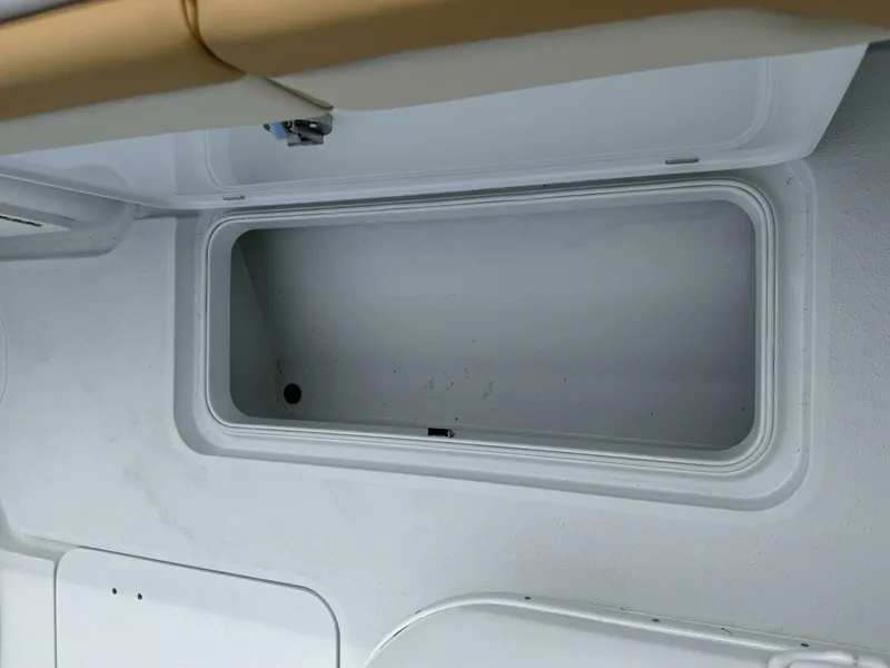 Slide: The Image of Yellowfin 32 2018 - 5844592