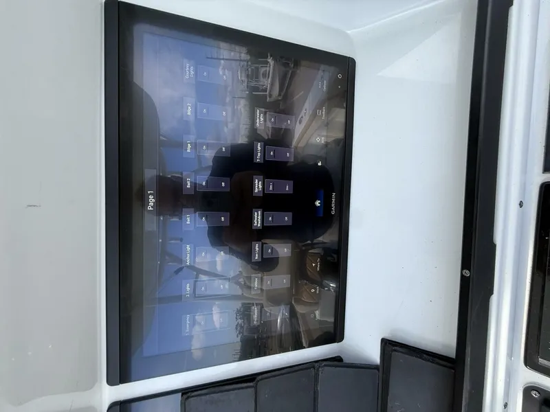 Slide: The Image of Yellowfin 32 2018 - 5844601