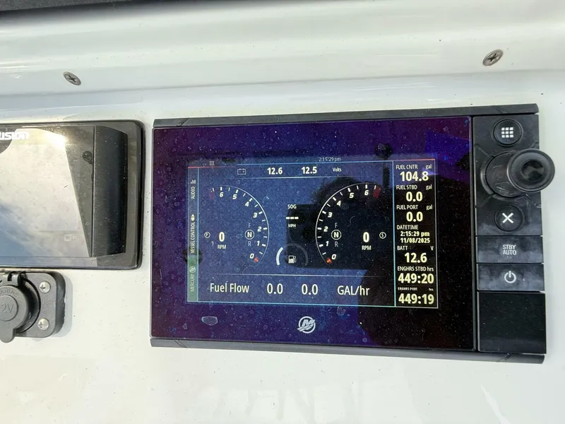 Slide: The Image of Yellowfin 32 2018 - 5844604